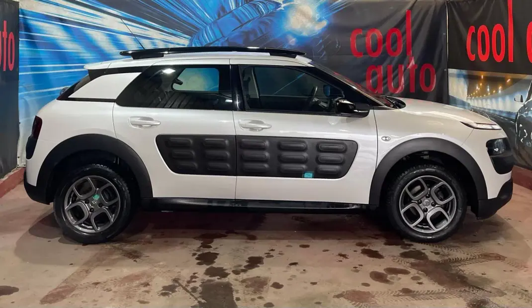 Citroën C4 Cactus 2017 - 10750 EUR, 58000 km - AUTO.MOTO.pt - 58000km - foto 4 de 37