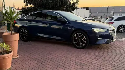 Opel Insignia Grand Sport 2021 - 14990 EUR, 169000 km - AUTO.MOTO.pt - 169000km - foto 17 de 38