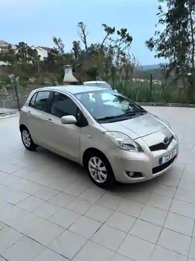 Toyota Yaris 2009 - 5950 EUR, 216472 km - foto 1 de 15