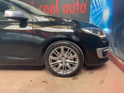 Renault Mégane Sport Tourer 2014 - 9999 EUR, 163000 km - AUTO.MOTO.pt - 163000km - foto 25 de 47