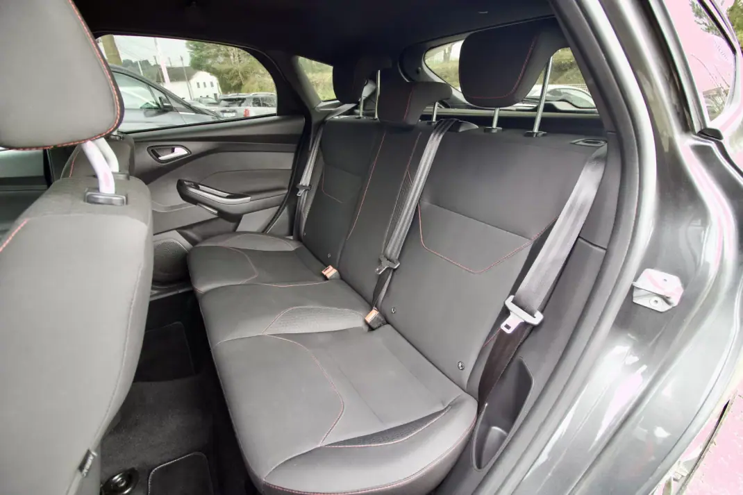 Ford Focus 2018 - 14990 EUR, 104000 km - AUTO.MOTO.pt - 104000km - foto 13 de 29