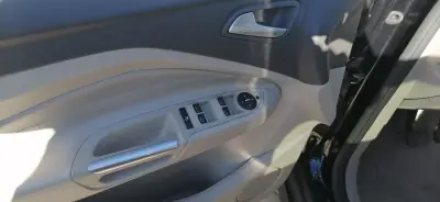 Ford C-Max 2012 - 11600 EUR, 170350 km - AUTO.MOTO.pt - 170350km - foto 9 de 15