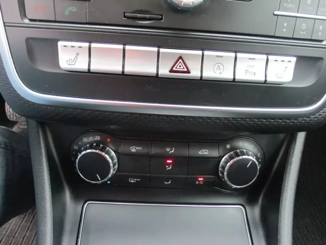 Mercedes-Benz A 180 2017 - 14990 EUR, 190000 km - 190000km - foto 17 de 26