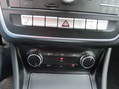 Mercedes-Benz A 180 2017 - 14990 EUR, 190000 km - 190000km - foto 17 de 26