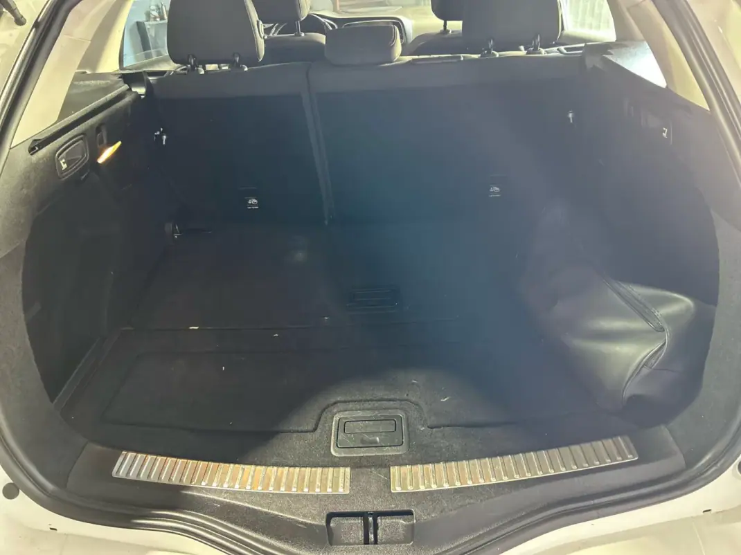 Renault Mégane 2019 - 11750 EUR, 135000 km - 135000km - foto 37 de 37