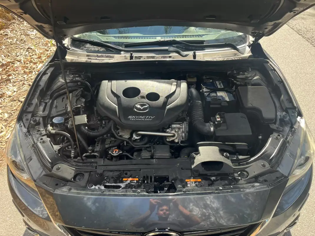 Mazda 3 2016 - 9990 EUR, 200000 km - 200000km - foto 9 de 10