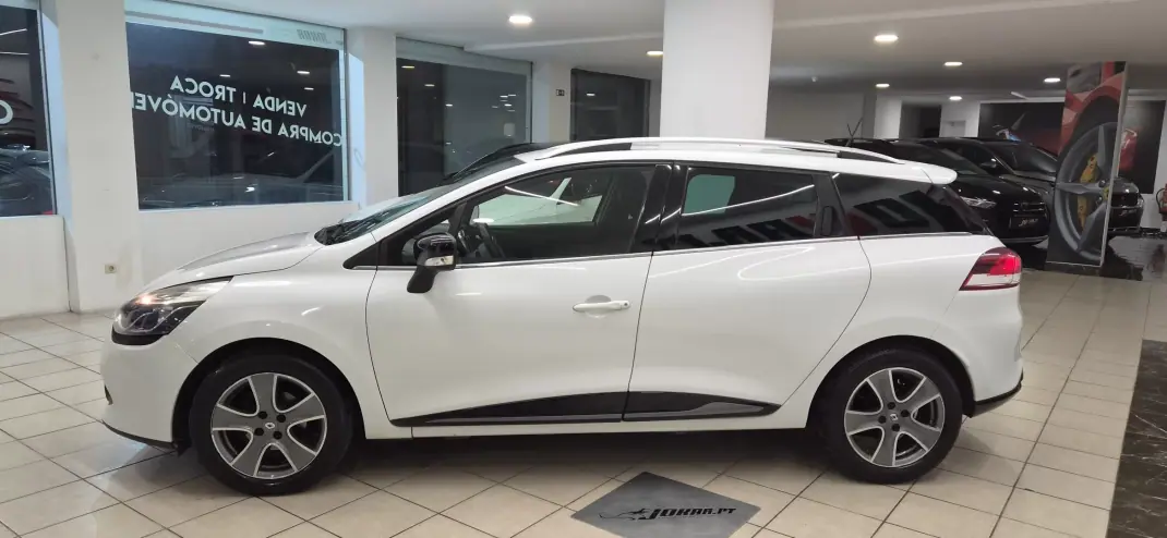 Renault Clio Sport Tourer 2015 - 7990 EUR, 193961 km - AUTO.MOTO.pt - 193961km - foto 4 de 20