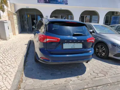 Ford Focus SW 2019 - 17900 EUR, 98000 km - AUTO.MOTO.pt - 98000km - foto 4 de 13