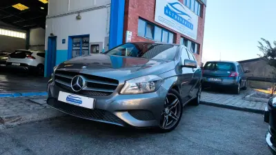 Mercedes-Benz A 180 2013 - 12500 EUR, 180000 km - foto 1 de 17
