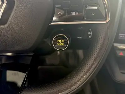 Renault Mégane E-Tech 2022 - 24999 EUR, 27000 km - AUTO.MOTO.pt - 27000km - foto 78 de 116