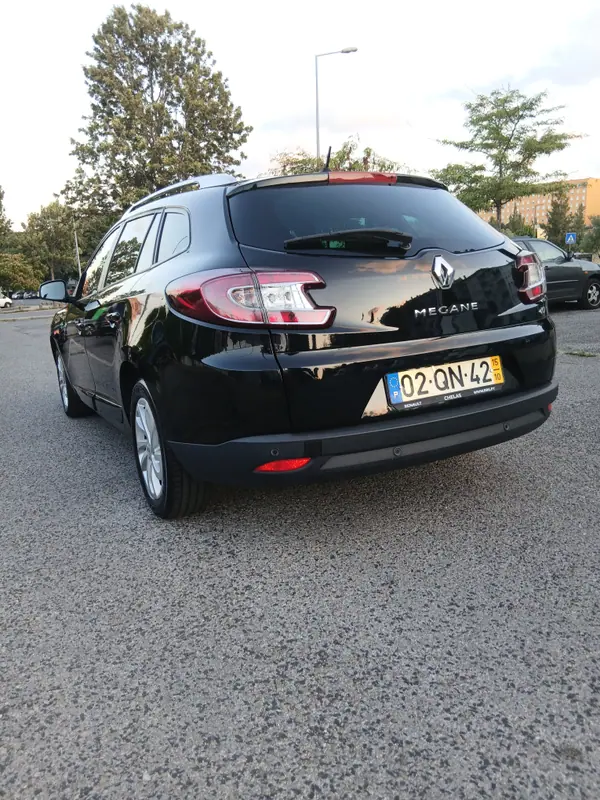 Renault Mégane Sport Tourer 2015 - 6800 EUR, 240000 km - AUTO.MOTO.pt - 240000km - foto 4 de 7