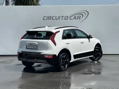Kia Niro EV 2022 - 25850 EUR, 52642 km - AUTO.MOTO.pt - 52642km - foto 3 de 44