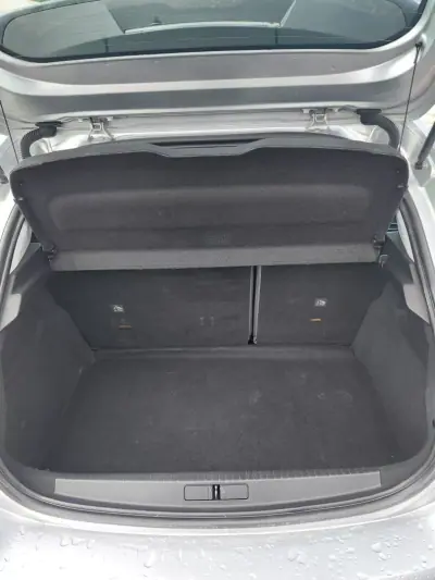 Opel Corsa 2022 - 13900 EUR, 59000 km - AUTO.MOTO.pt - 59000km - foto 10 de 12