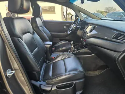 Kia Carens 2018 - 17500 EUR, 138200 km - AUTO.MOTO.pt - 138200km - foto 42 de 63