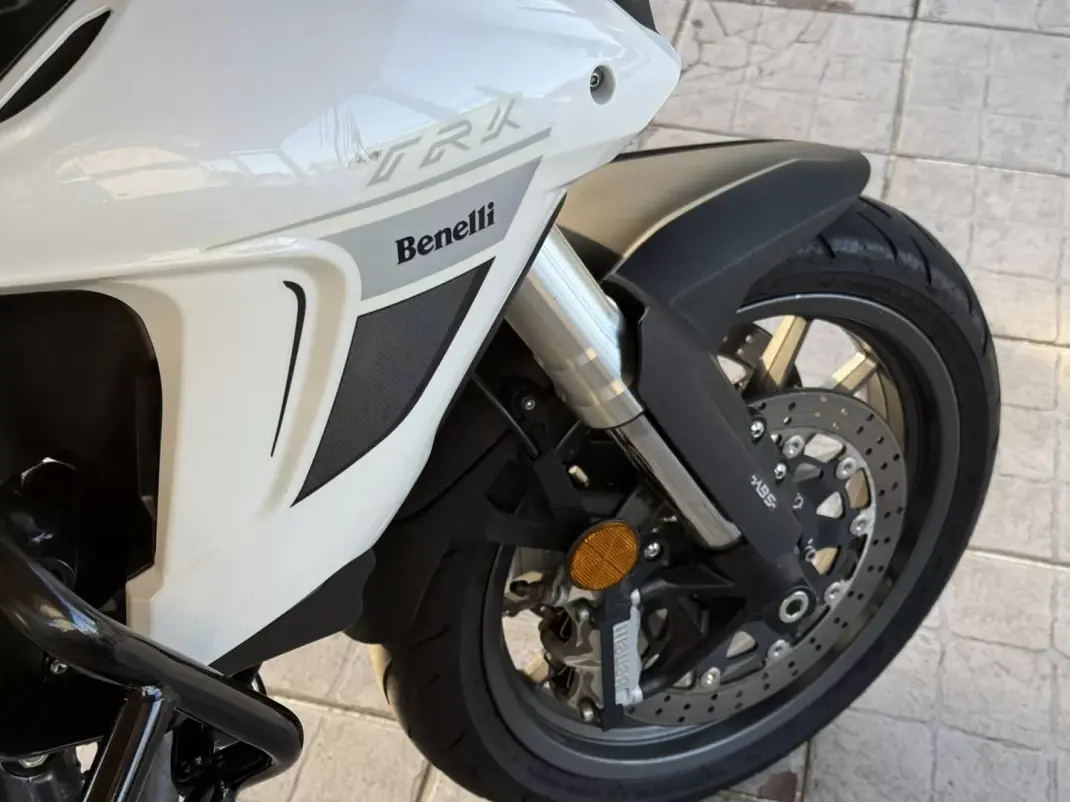 Benelli TRK 502 2018 - 4450 EUR, 19295 km - AUTO.MOTO.pt - 19295km - foto 14 de 17