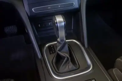 Renault Mégane 2018 - 13250 EUR, 161000 km - AUTO.MOTO.pt - 161000km - foto 17 de 17