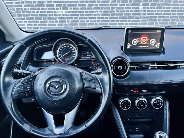 Mazda 2 2016 - 10900 EUR, 140000 km - AUTO.MOTO.pt - 140000km - foto 12 de 12