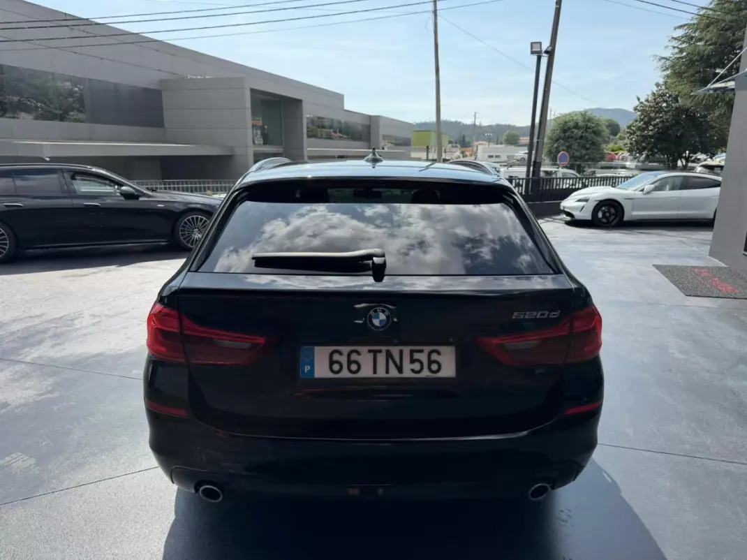 BMW 520 2017 - 21900 EUR, 217000 km - AUTO.MOTO.pt - 217000km - foto 4 de 12