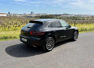 Porsche Macan 2018 - 44900 EUR, 109467 km - AUTO.MOTO.pt - 109467km - foto 4 de 27