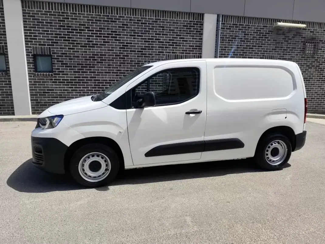 Peugeot Partner 1.6 HDI , 3 Lug. , Iva Dedutivel 2019 - 12480 EUR, 130000 km - AUTO.MOTO.pt - 130000km - foto 5 de 23
