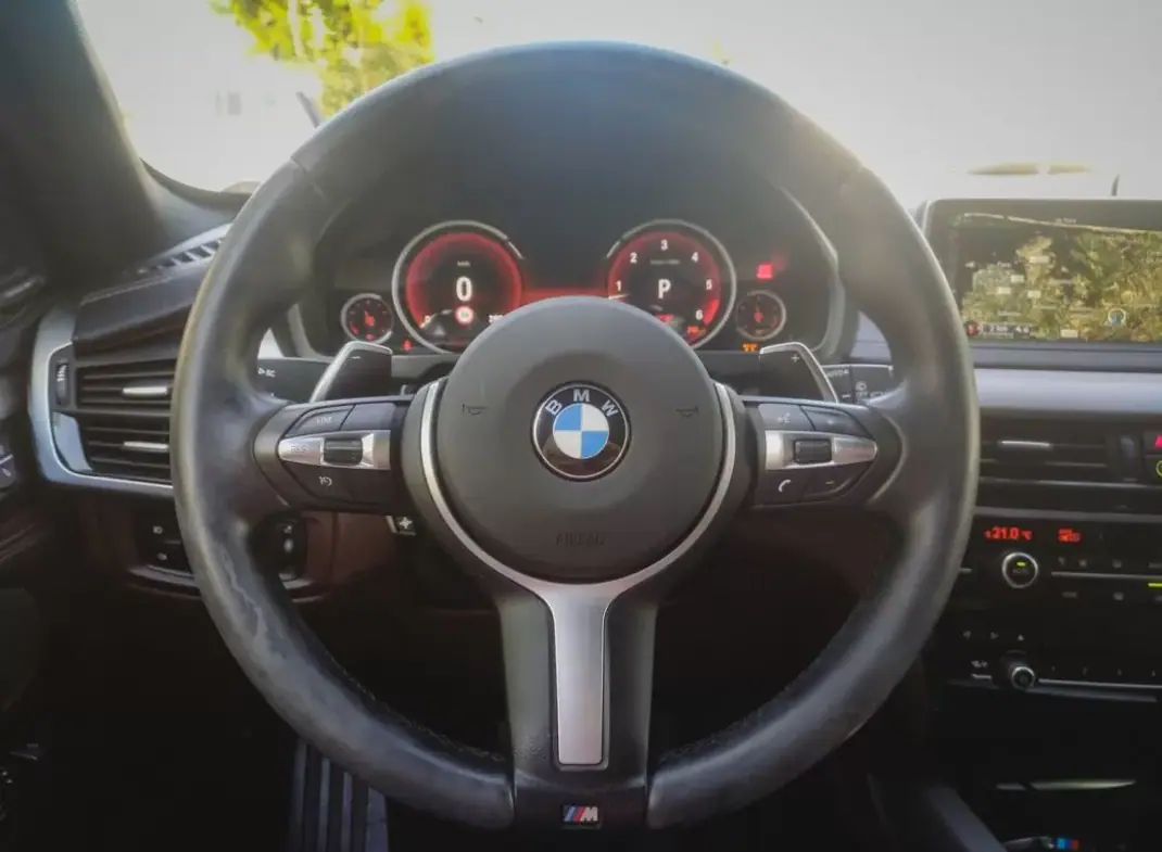 BMW X5 2015 - 43500 EUR, 151421 km - 151421km - foto 16 de 19