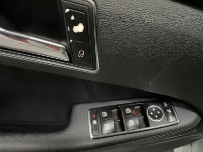 Mercedes-Benz E 250 2010 - 10950 EUR, 368209 km - 368209km - foto 15 de 20