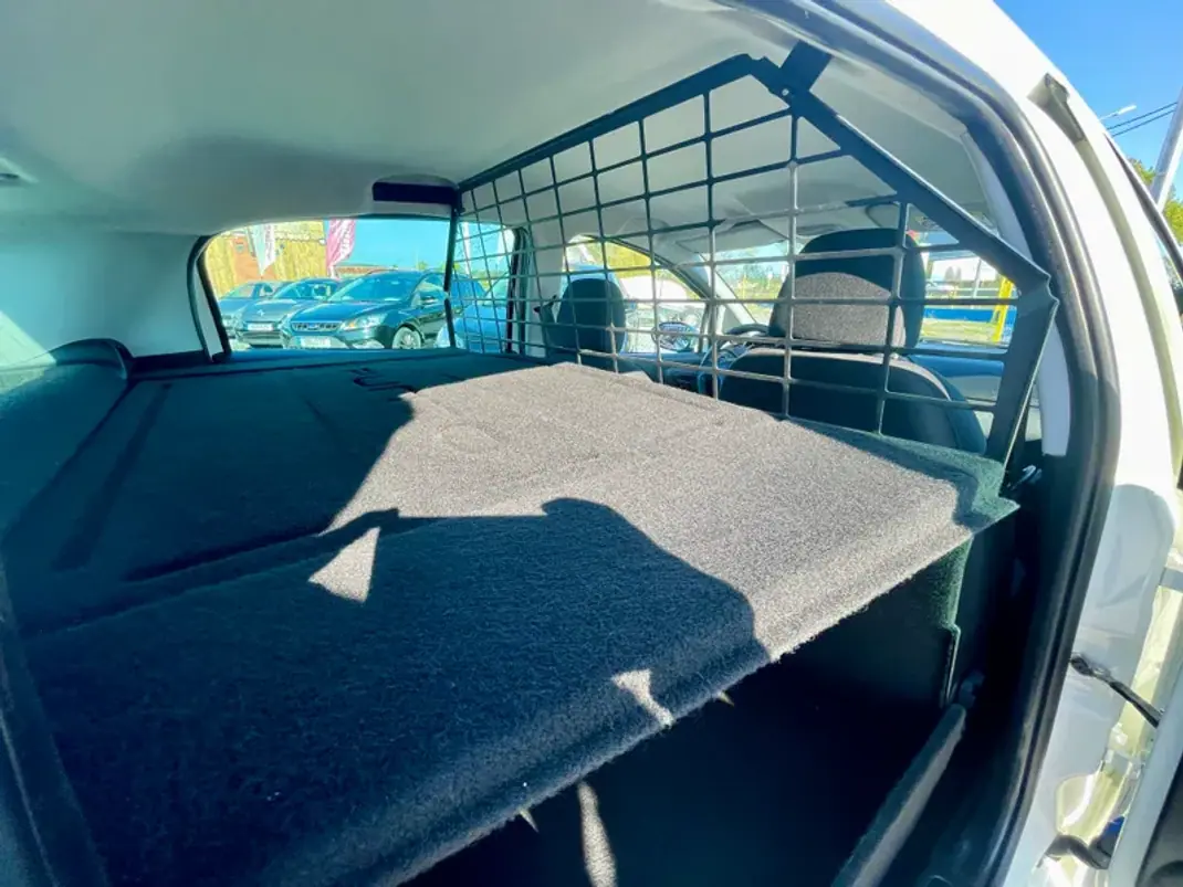 Fiat Punto 2018 - 7950 EUR, 174029 km - AUTO.MOTO.pt - 174029km - foto 22 de 24