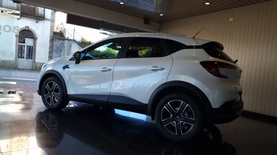 Mitsubishi ASX 2023 - 20990 EUR, 3045 km - AUTO.MOTO.pt - 3045km - foto 3 de 33