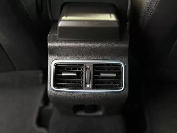 Renault Mégane 2019 - 15990 EUR, 167000 km - AUTO.MOTO.pt - 167000km - foto 9 de 21