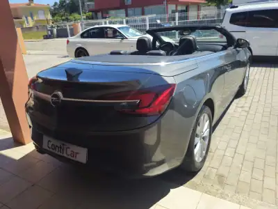 Opel Cascada 2017 - 14990 EUR, 76813 km - AUTO.MOTO.pt - 76813km - foto 6 de 16