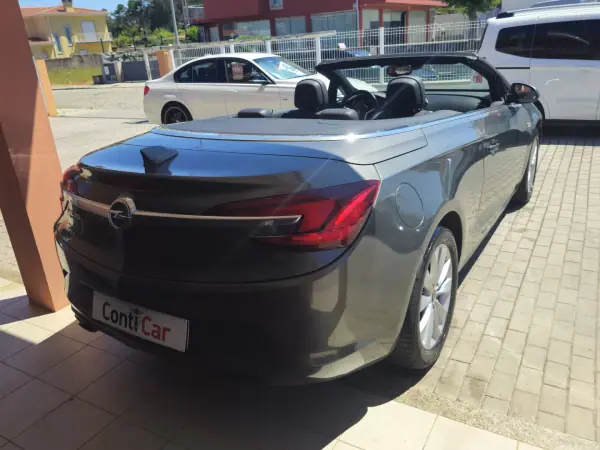 Opel Cascada 2017 - 13990 EUR, 76813 km - AUTO.MOTO.pt - 76813km - foto 6 de 16