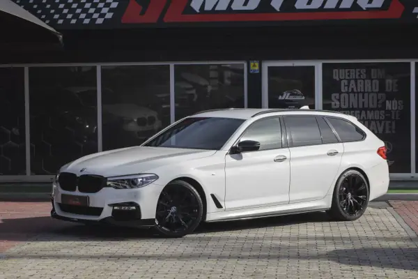 BMW 520 2018 - 29990 EUR, 144060 km - AUTO.MOTO.pt - 144060km - foto 6 de 41