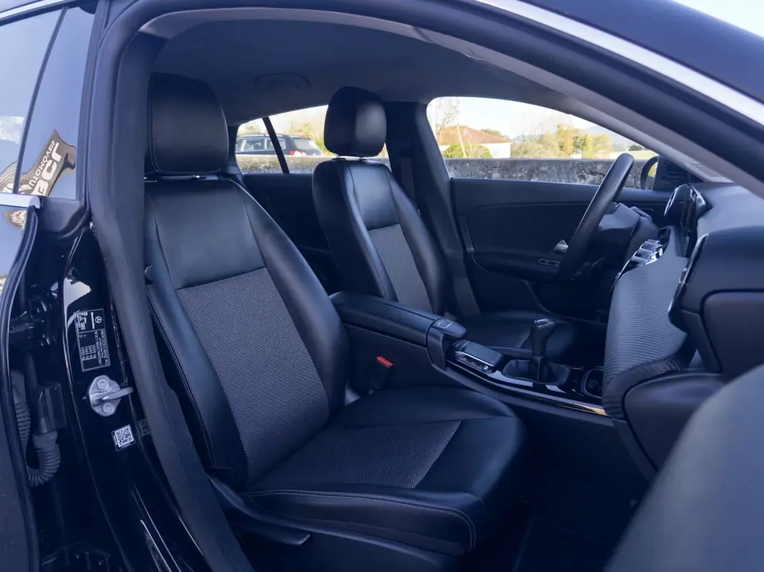 Mercedes-Benz CLA 180 2019 - 21990 EUR, 164000 km - AUTO.MOTO.pt - 164000km - foto 37 de 39