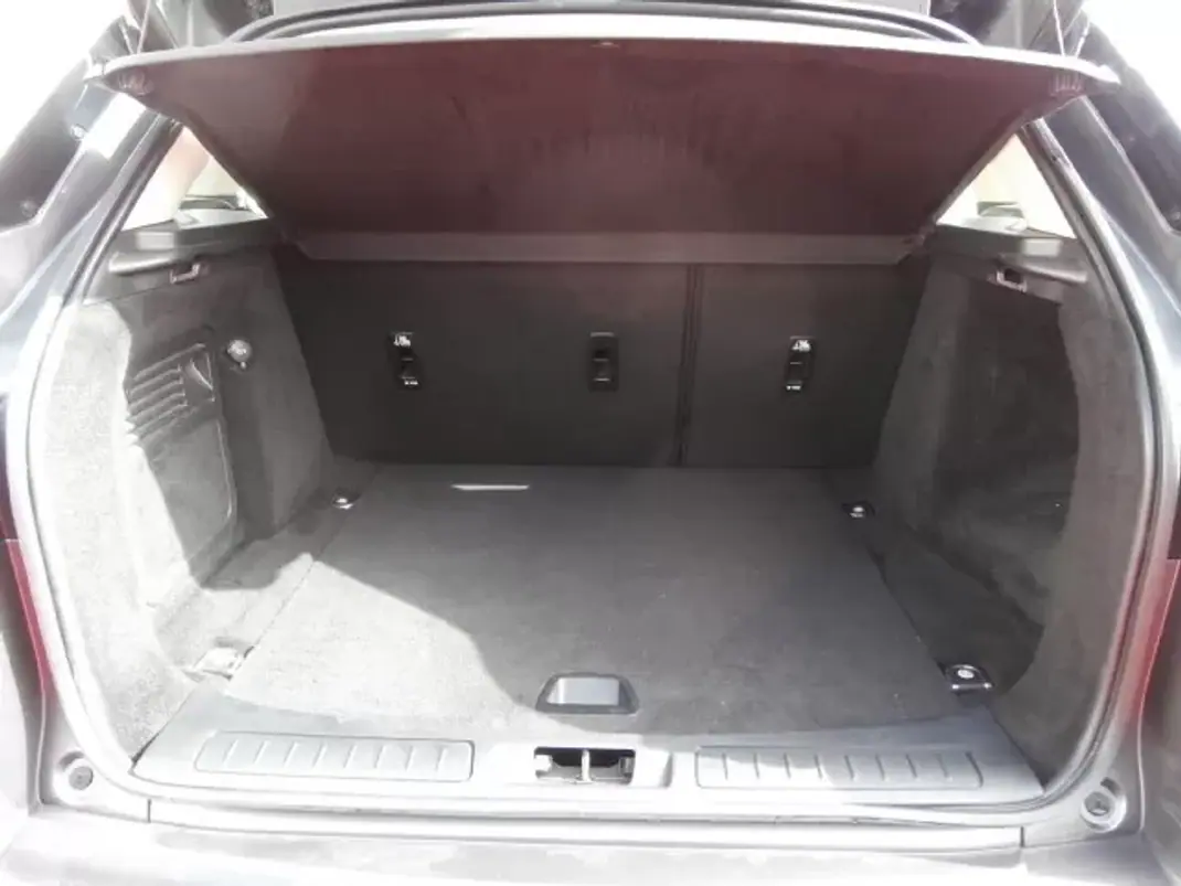 Land Rover Range Rover Evoque 2019 - 25500 EUR, 158956 km - AUTO.MOTO.pt - 158956km - foto 24 de 33