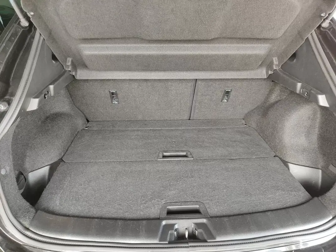 Nissan Qashqai 2017 - 15750 EUR, 155200 km - AUTO.MOTO.pt - 155200km - foto 16 de 37