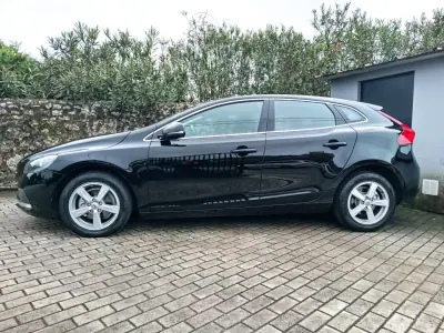 Volvo V40 2017 - 12850 EUR, 130000 km - AUTO.MOTO.pt - 130000km - foto 3 de 14