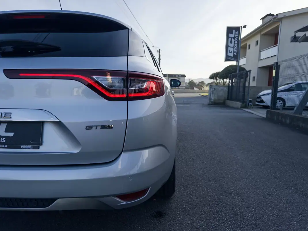 Renault Mégane Sport Tourer 2016 - 13990 EUR, 163000 km - AUTO.MOTO.pt - 163000km - foto 10 de 47