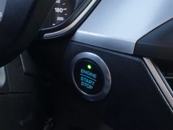 Ford Focus 2018 - 12990 EUR, 90000 km - AUTO.MOTO.pt - 90000km - foto 20 de 36