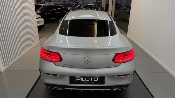 Mercedes-Benz C 220 2017 - 27990 EUR, 160170 km - AUTO.MOTO.pt - 160170km - foto 12 de 29