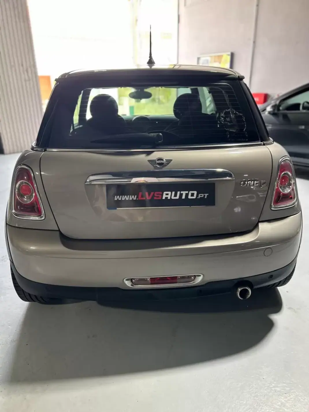 MINI 3 Portas 2012 - 8000 EUR, 228000 km - 228000km - foto 5 de 27