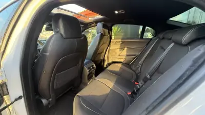 Jaguar XE 2017 - 16990 EUR, 190000 km - AUTO.MOTO.pt - 190000km - foto 17 de 28