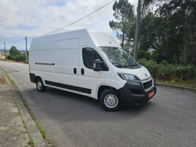 Peugeot BOXER 2.0 BlueHDi 435 L4H2 Premium 2020 - 20350 EUR, 126369 km - AUTO.MOTO.pt - 126369km - foto 4 de 40