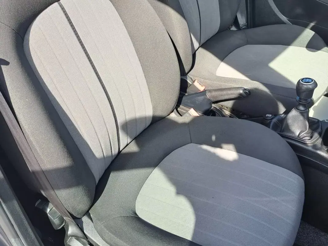 Fiat Punto 2017 - 8900 EUR, 69772 km - AUTO.MOTO.pt - 69772km - foto 22 de 39