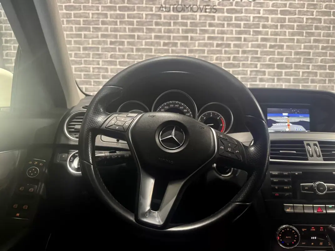 Mercedes-Benz C 220 2012 - 10990 EUR, 450000 km - AUTO.MOTO.pt - 450000km - foto 9 de 17