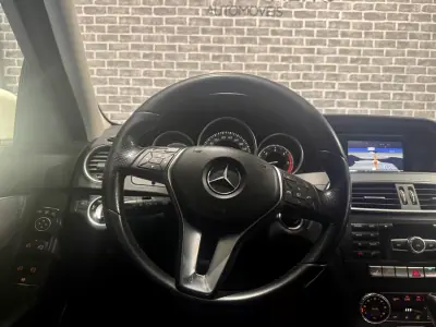 Mercedes-Benz C 220 2012 - 10990 EUR, 450000 km - AUTO.MOTO.pt - 450000km - foto 9 de 17