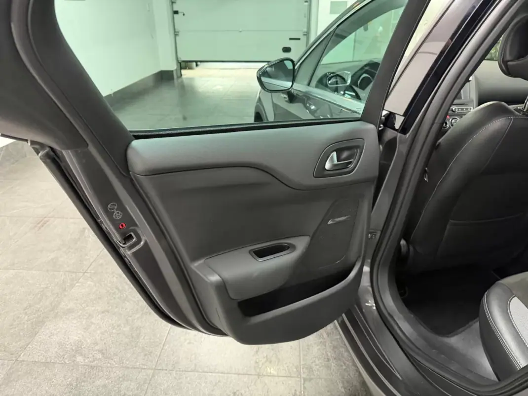 DS DS4 Crossback 2016 - 13990 EUR, 125000 km - AUTO.MOTO.pt - 125000km - foto 20 de 23