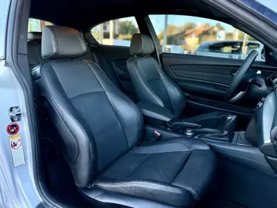 BMW 120 2009 - 11900 EUR, 205000 km - AUTO.MOTO.pt - 205000km - foto 12 de 23