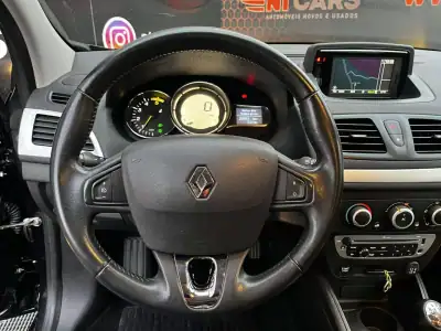 Renault Mégane Sport Tourer 2013 - 4900 EUR, 257854 km - AUTO.MOTO.pt - 257854km - foto 5 de 18