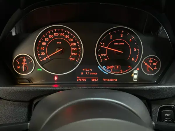BMW 320 2016 - 20850 EUR, 275700 km - AUTO.MOTO.pt - 275700km - foto 10 de 21