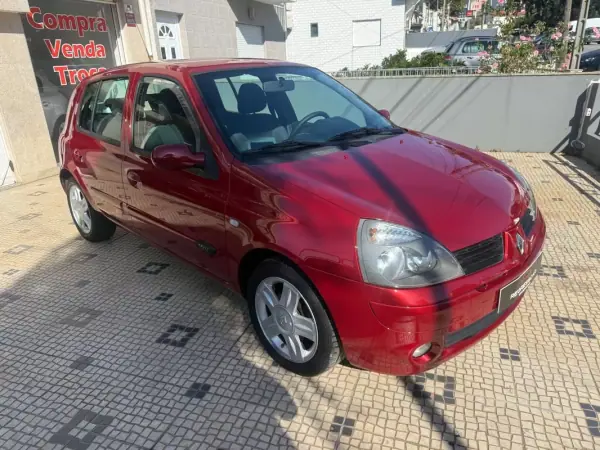 Renault Clio 2005 — foto 3 de 23